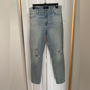 NWOT Lucky Jeans, Bridgette Skinny. Size 8 / 29 Ankle. Light wash distressed.